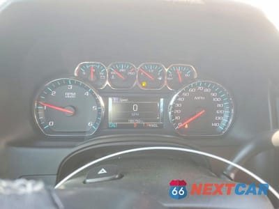 Zdjęcie 9 z 14 samochodu: 2019 CHEVROLET SUBURBAN K1500 LT VIN:1GNSKHKCXKR148090 - miniatura