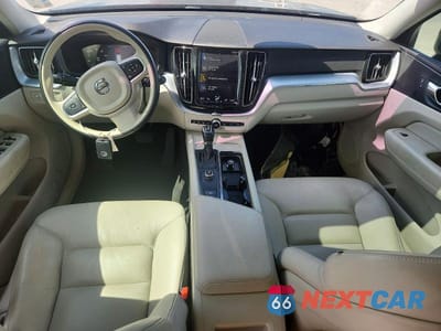 Zdjęcie 8 z 13 samochodu: 2018 VOLVO XC60 T5 MOMENTUM VIN:YV4102RKXJ1062986 - miniatura