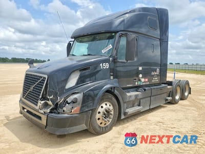 Drugie zdjęcie samochodu z przodu: 2016 VOLVO VNL SEMI TRUCK VIN:4V4NC9EG8GN933590 - miniatura