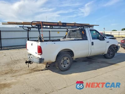 Trzecie zdjęcie samochodu z tyłu: 2003 FORD F250 SUPER DUTY VIN:1FTNF20L73EC44911 - miniatura