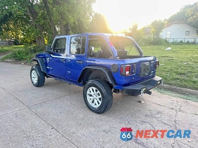 Trzecie zdjęcie samochodu z tyłu: 2018 JEEP WRANGLER UNLIMITED SPORT VIN:1C4HJXDG5JW273787 - miniatura