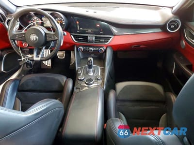 Zdjęcie 8 z 13 samochodu: 2019 ALFA ROMEO GIULIA QUADRIFOGLIO VIN:ZARFAMEV4K7599861 - miniatura