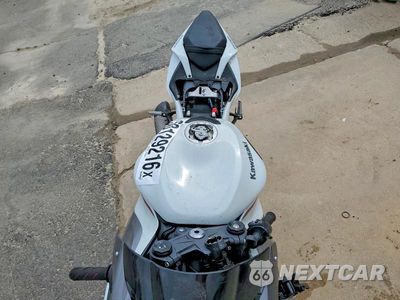 Piąte zdjęcie samochodu w środku: 2025 KAWASAKI ZX636 K VIN:JKBZXJJ1XSA023997 - miniatura