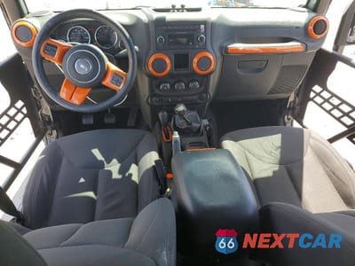 Zdjęcie 8 z 14 samochodu: 2016 JEEP WRANGLER UNLIMITED SPORT VIN:1C4BJWDG4GL255694 - miniatura