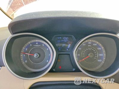 Zdjęcie 9 z 12 samochodu: 2013 HYUNDAI ELANTRA VIN:KMHDH4AEXDU736563 - miniatura