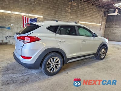Trzecie zdjęcie samochodu z tyłu: 2017 HYUNDAI TUCSON SE VIN:KM8J3CA45HU403678 - miniatura