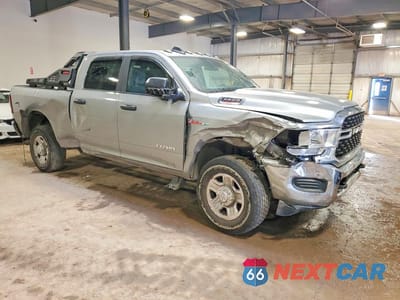 Czwarte zdjęcie samochodu z boku: 2022 RAM 2500 BIG HORN VIN:3C6UR5DJ3NG323606 - miniatura