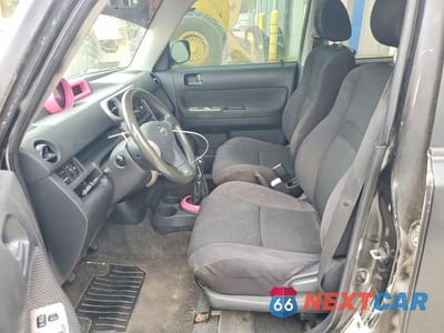 Zdjęcie 7 z 12 samochodu: 2005 TOYOTA SCION XB VIN:JTLKT334554018823 - miniatura