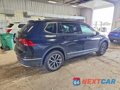 Trzecie zdjęcie samochodu z tyłu: 2020 VOLKSWAGEN TIGUAN SE VIN:3VV2B7AX8LM092131 - miniatura