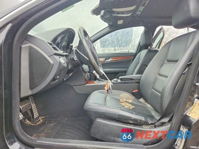 Zdjęcie 7 z 11 samochodu: 2011 MERCEDES-BENZ C 300 4MATIC VIN:WDDGF8BB9BR165172 - miniatura