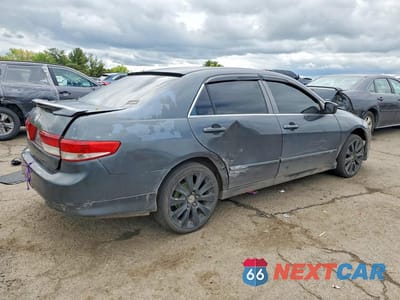 Trzecie zdjęcie samochodu z tyłu: 2004 HONDA ACCORD LX VIN:1HGCM56384A134191 - miniatura