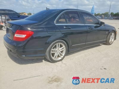 Trzecie zdjęcie samochodu z tyłu: 2012 MERCEDES-BENZ C 250 VIN:WDDGF4HB9CR232791 - miniatura