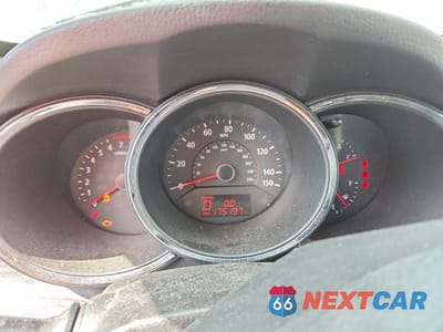 Zdjęcie 9 z 12 samochodu: 2012 KIA SORENTO LX VIN:5XYKT3A16CG192001 - miniatura