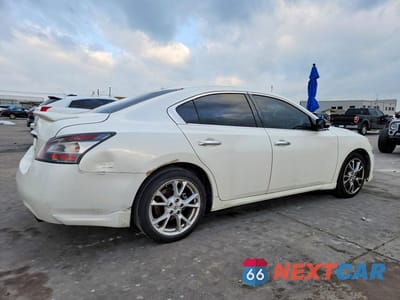 Trzecie zdjęcie samochodu z tyłu: 2013 NISSAN MAXIMA 3.5 S VIN:1N4AA5AP2DC823873 - miniatura