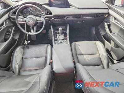 Zdjęcie 8 z 13 samochodu: 2023 MAZDA 3 PREMIUM VIN:3MZBPBDM9PM350017 - miniatura