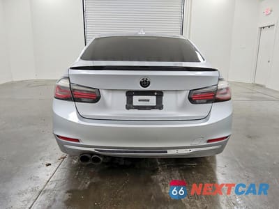 Zdjęcie 6 z 12 samochodu: 2012 BMW 328 I VIN:WBA3A5G54CNP15473 - miniatura