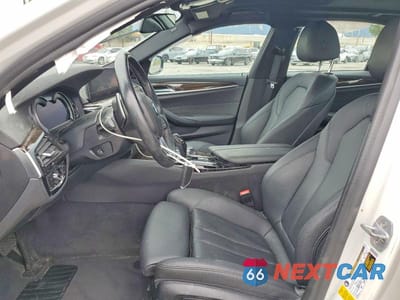 Zdjęcie 7 z 13 samochodu: 2019 BMW 530 I VIN:WBAJA5C5XKWW01080 - miniatura