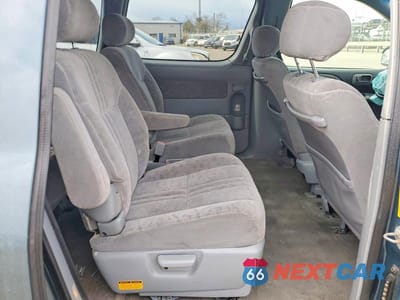Zdjęcie 11 z 13 samochodu: 2001 TOYOTA SIENNA XLE VIN:4T3ZF13C01U351733 - miniatura