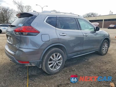 Trzecie zdjęcie samochodu z tyłu: 2018 NISSAN ROGUE SV VIN:KNMAT2MV9JP556278 - miniatura
