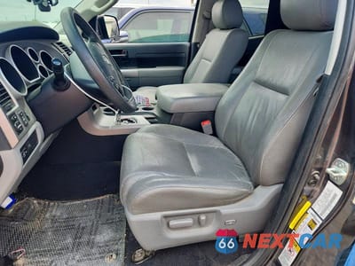 Zdjęcie 7 z 14 samochodu: 2013 TOYOTA TUNDRA GRADE VIN:5TFRM5F16DX061682 - miniatura