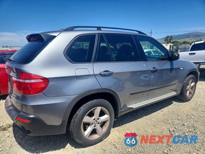 Trzecie zdjęcie samochodu z tyłu: 2010 BMW X5 XDRIVE30I VIN:5UXFE4C54AL385281 - miniatura