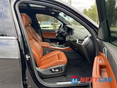 Piąte zdjęcie samochodu w środku: 2019 BMW X5 XDRIVE40I VIN:5UXCR6C51KLL11708 - miniatura
