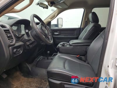 Zdjęcie 7 z 14 samochodu: 2019 RAM 3500 TRUCK CAB AND CHASSIS VIN:3C7WRTCL7KG643390 - miniatura