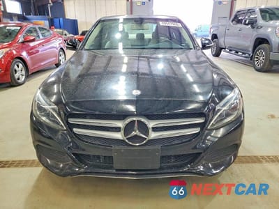 Piąte zdjęcie samochodu w środku: 2015 MERCEDES-BENZ C 300 4MATIC VIN:55SWF4KB6FU040462 - miniatura
