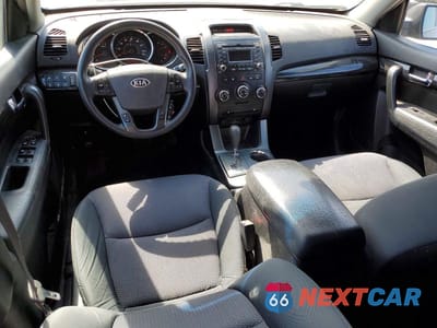 Zdjęcie 8 z 13 samochodu: 2011 KIA SORENTO LX VIN:5XYKTDA19BG058894 - miniatura