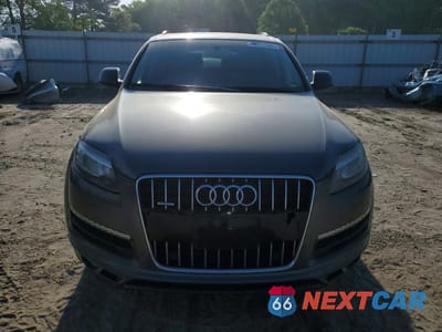 Piąte zdjęcie samochodu w środku: 2015 AUDI Q7 PREMIUM PLUS VIN:WA1LGAFE4FD031684 - miniatura