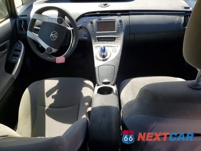 Zdjęcie 8 z 13 samochodu: 2012 TOYOTA PRIUS TWO VIN:JTDKN3DU5C1553895 - miniatura