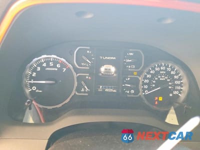 Zdjęcie 9 z 12 samochodu: 2018 TOYOTA TUNDRA CREWMAX SR5 VIN:5TFDW5F19JX747375 - miniatura