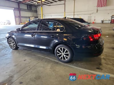 Drugie zdjęcie samochodu z przodu: 2018 VOLKSWAGEN JETTA SE VIN:3VWDB7AJXJM206160 - miniatura