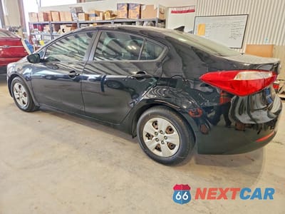 Drugie zdjęcie samochodu z przodu: 2016 KIA FORTE LX VIN:KNAFK4A63G5524039 - miniatura
