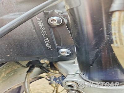 Zdjęcie 10 z 10 samochodu: 2018 YAMAHA YZFR1 VIN:JYARN39E3JA004043 - miniatura