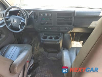 Zdjęcie 8 z 14 samochodu: 2015 CHEVROLET EXPRESS G2500 VIN:1GCWGFFF0F1104382 - miniatura