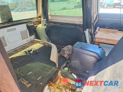 Zdjęcie 11 z 12 samochodu: 2004 JEEP WRANGLER / TJ SPORT VIN:1J4F449S34P802463 - miniatura