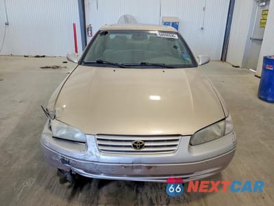 Piąte zdjęcie samochodu w środku: 1999 TOYOTA CAMRY XLE V6 VIN:JT2BF28K7X0176071 - miniatura