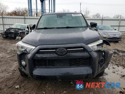 Piąte zdjęcie samochodu w środku: 2020 TOYOTA 4RUNNER SR5 PREMIUM VIN:JTEBU5JRXL5817681 - miniatura