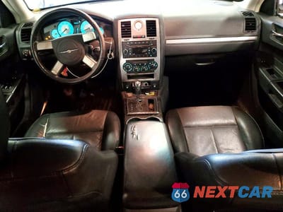 Zdjęcie 8 z 11 samochodu: 2010 CHRYSLER 300 TOURING VIN:2C3CA5CV5AH315196 - miniatura