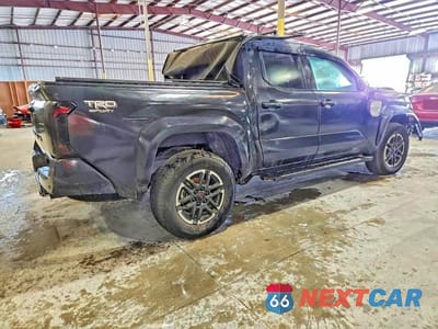Trzecie zdjęcie samochodu z tyłu: 2024 TOYOTA TACOMA TRD SPORT VIN:3TMLB5JN5RM001119 - miniatura
