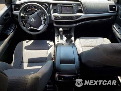 Zdjęcie 8 z 12 samochodu: 2016 TOYOTA HIGHLANDER LE VIN:5TDBKRFH5GS317669 - miniatura
