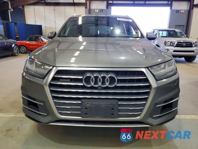 Piąte zdjęcie samochodu w środku: 2017 AUDI Q7 PREMIUM PLUS VIN:WA1LAAF77HD016845 - miniatura