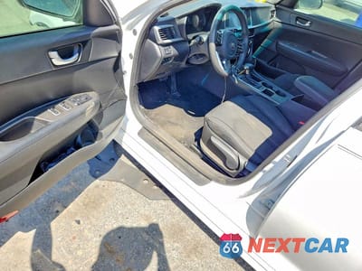 Zdjęcie 8 z 12 samochodu: 2020 KIA OPTIMA LX VIN:5XXGT4L3XLG402601 - miniatura