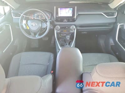Zdjęcie 8 z 13 samochodu: 2023 TOYOTA RAV4 XLE VIN:2T3W1RFV1PW257849 - miniatura