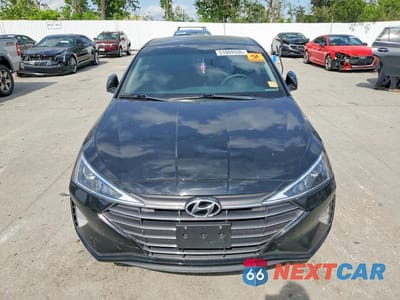 Piąte zdjęcie samochodu w środku: 2019 HYUNDAI ELANTRA SE VIN:5NPD74LF3KH466497 - miniatura