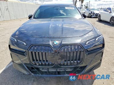 Piąte zdjęcie samochodu w środku: 2025 BMW 740 I VIN:WBA23EH03SCV13629 - miniatura