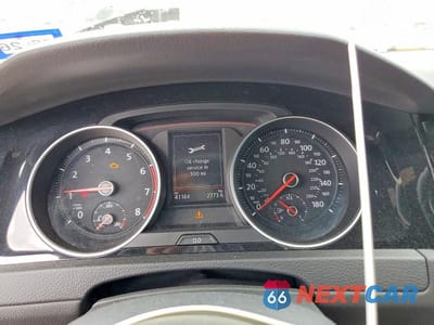 Zdjęcie 9 z 13 samochodu: 2019 VOLKSWAGEN GTI S VIN:3VW6T7AU7KM004202 - miniatura