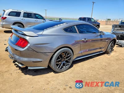 Trzecie zdjęcie samochodu z tyłu: 2021 FORD MUSTANG GT VIN:1FA6P8CF2M5107957 - miniatura