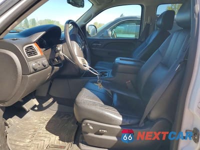 Zdjęcie 7 z 12 samochodu: 2013 GMC YUKON XL K1500 SLT VIN:1GKS2KE77DR221590 - miniatura